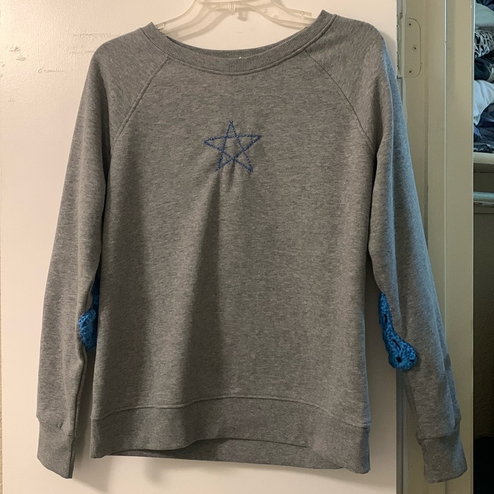 handmade time and tru crochet fleece gray sweatshirt star size medium